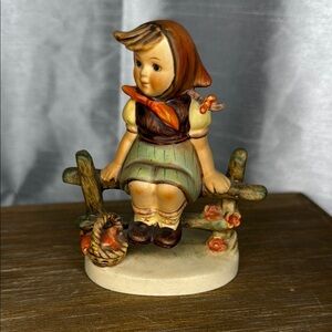 Vintage Hummel “Just Restin” 112 3/0 TMK-4
W. Germany 1938 4” Figurine